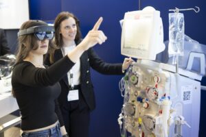 Eine Fachausstellung mit medizinischen Geräten und Angeboten begleitet den Kongress.